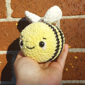 Handmade Crochet Bee Plushie – Soft Chenille Amigurumi Bumblebee – Handmade Kawaii Gift