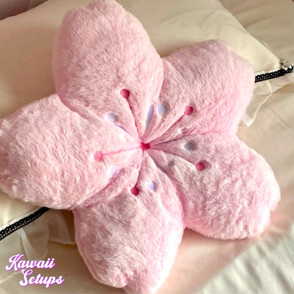 Coussin en peluche rose avec fleurs de cerisier kawaii et fleurs de sakura