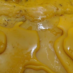 Beeswax in all shades of yellow