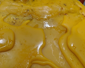 Beeswax in all shades of yellow