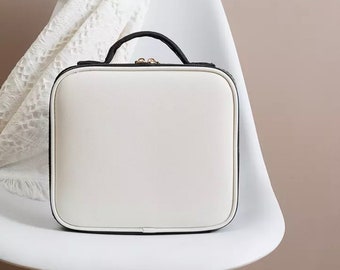 Vegan Leather Makeup Travel Bag: Adjustable Compartments