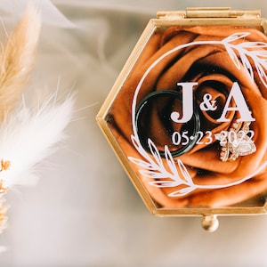 Gepersonaliseerde ringdoos, trouwringdoos, ringdoos voor 3 ringen, zeshoekige ringdoos, aangepaste ringhouder, doos ringdrager, aangepaste verloving