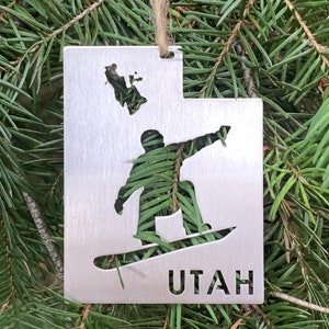 Décoration de snowboard Utah en acier inoxydable | Cadeau des Fêtes dans l'Utah | Décoration de Noël de l'Utah | Carte de l'Utah | Cadeau de l'Utah | Faire du snowboard dans l'Utah