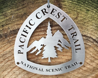 Letrero de acero inoxidable para senderismo del Pacific Crest Trail (PCT) / Medallón / Arte del noroeste del Pacífico / Adorno para senderismo / Regalo del noroeste del Pacífico / Arte en metal / Sendero panorámico nacional