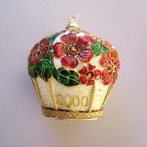 Vintage Cloisonne Multicolored Red Flower Basket Year 2000 Holiday Christmas Ornament Metal Enamel and Gold Filigree This is Ornament Only