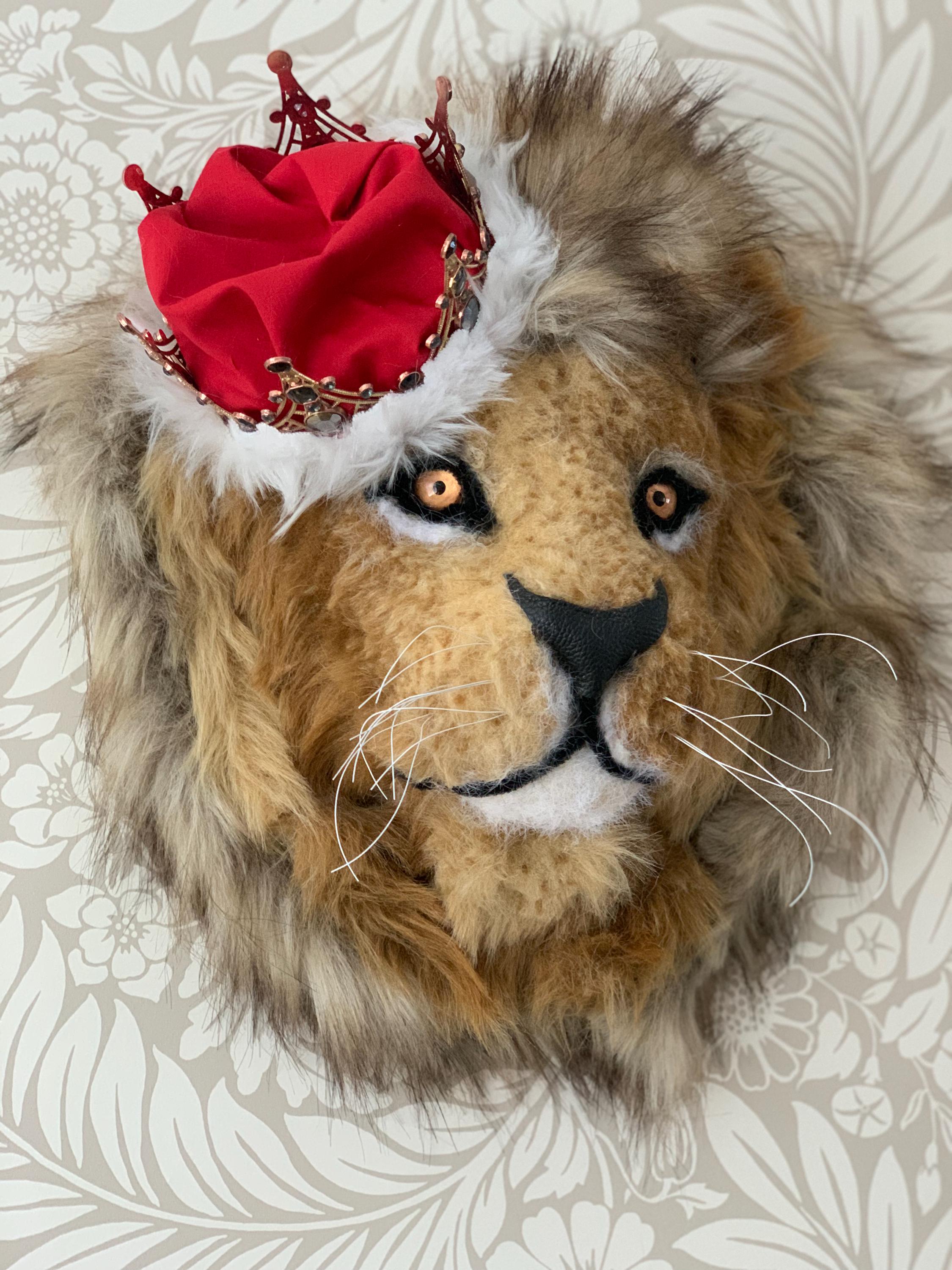 Wall Charmers Large Gold Lion Head