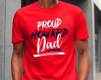 Fier père de l'Université Howard NextGen (T-shirt/sweat/sweat à capuche rouge) HBCU Vêtements pour les retrouvailles et la remise des diplômes