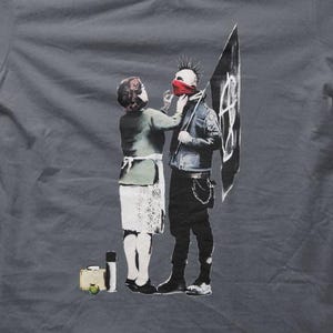 Banksy Punk Mom Urban Graphic T-Shirt M5546