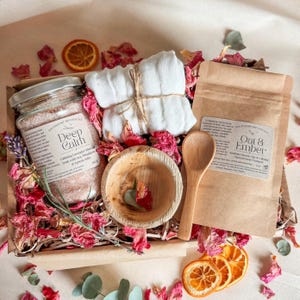 Spa Gift Box | Natural Zero Waste Vegan Gift for Her | Facial Skincare | Bath Salts | Self Care Pamper Hamper | Handmade Personalised Gift