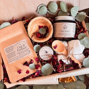 Festive Spa Box | Midwinter Magic | Colloidal Oatmeal Soothing Facial | Sanctuary Deeply Moisturising Hand & Body Cream | Balm | Xmas Gift