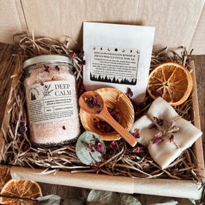 Spa Gift Box, Organic, Zero Waste, Vegan, Natural, Gift for Her, Facial Skincare, Bath Salts, Self Care, Pamper Hamper, Handmade Cosmetics