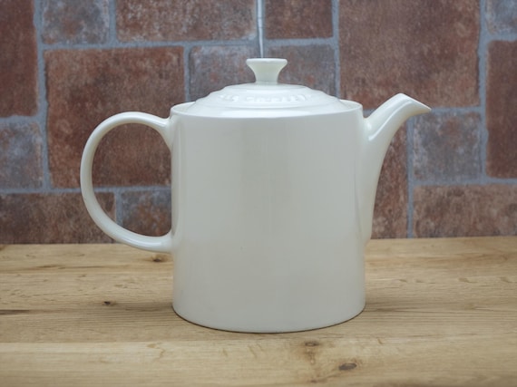 Vintage Classic Le Creuset White Stoneware Coffee Pot. Capacity UK 1.3L