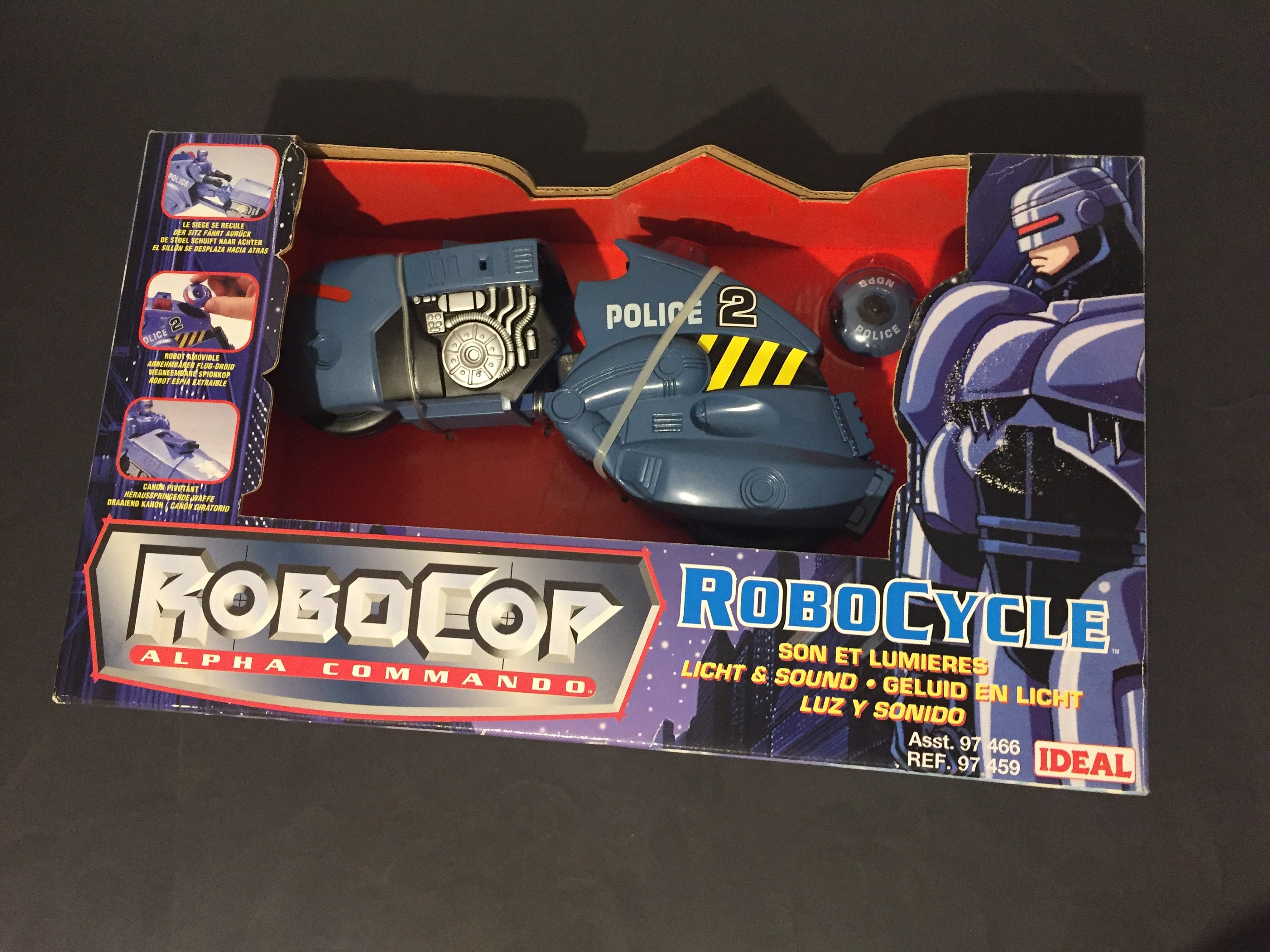 Robocop Alpha Commando RoboCycle By Ideal in 1998 - The box is not in English - the box is in poor