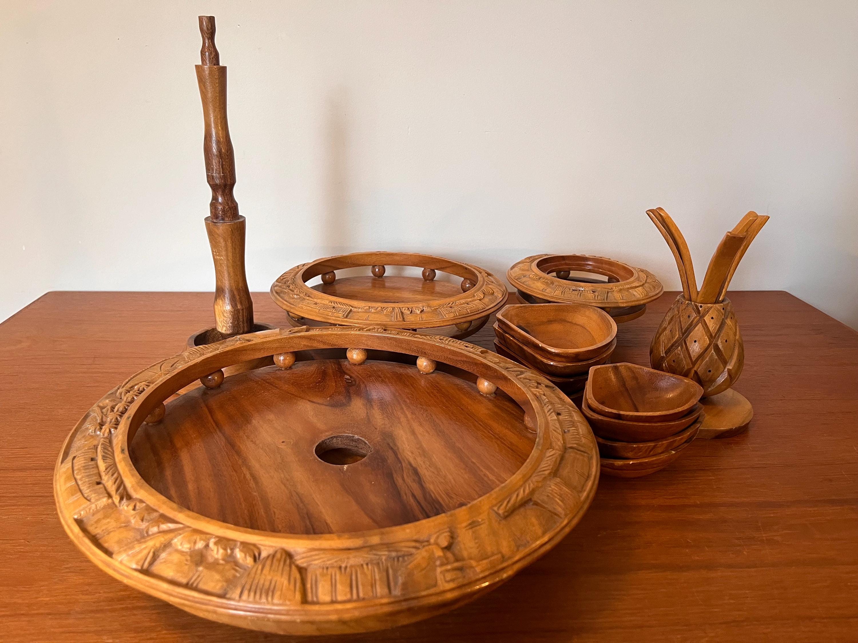 ティキ パイナップル レイジースーザン：ハワイ製、彫刻入り木製3段