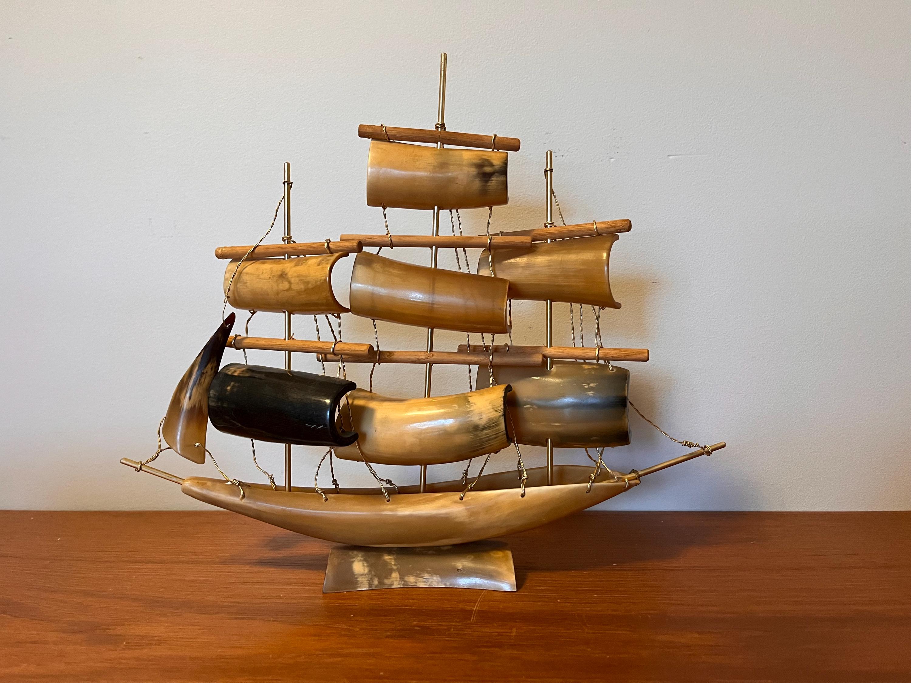 アンティーク純銅 銅板 レリーフ 帆船 モチーフ アンティーク純銅 銅板 レリーフ 帆船 モチーフ - メルカリ