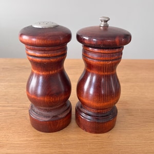 Baribocraft Pepper Grinder & Salt Shaker -  Maple Wood -  Made in CANADA -  Vintage Kitchen - Boho Kitchen