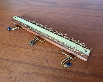 Soporte vintage de madera y latón para corbatas y cinturones - Perchero plegable - Perchero de corbatas de mediados de siglo - Armario de mediados de siglo