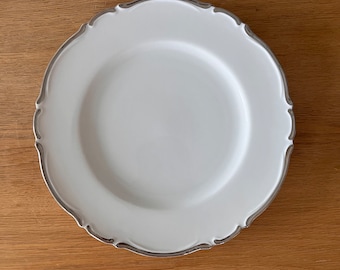 Harmony House - Motif sterling - Assiette plate - Porcelaine fine - Fabriqué au Japon - Finitions platine