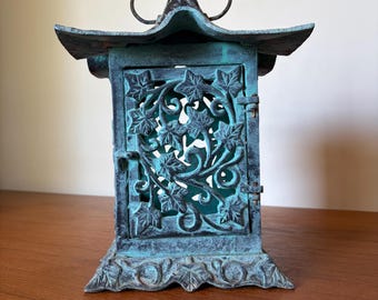 Lanterna a pagoda in ghisa Partylite - Lanterna da giardino giapponese - Partylite fuori produzione dal 1999 - Verderame