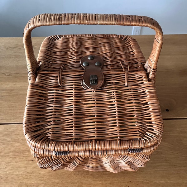 Vintage Wicker Picnic Basket - Leather Closure - Hinged Double Door Opening -Plastic Plates and Mugs - Boho Decor - Photo Shoot Prop