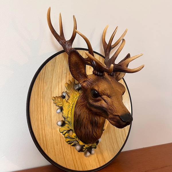 Placa de pared con cabeza de ciervo - Decoración de caza francesa - Ciervo con astas - Decoración de los años 50 - Taxidermia falsa