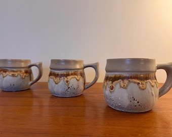 Vintage Laurentian Pottery Tassen: Tundra Lava Tropfglasur, 3er-Set, Beauce Pottery
