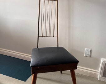 MCM Valet Chair - 1960s - Gentleman&#39;s Butler - Brass Back - Black Vinyl Seat w Storage - Mid Century Bedroom - Vintage Suit Stand