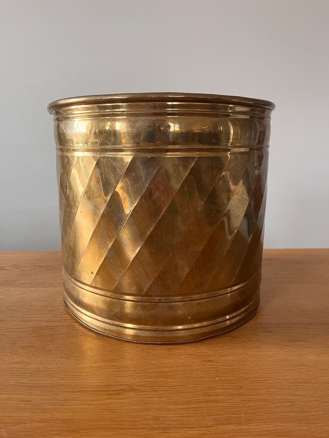 Brass Plant Pot Brass Planter Jardiniere Hammered Diagonal Lines — free download