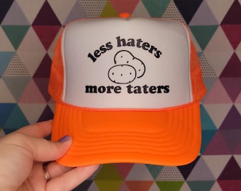 Mniej hejterów, więcej ziemniaków – czapka trucker: zabawny prezent dla miłośnika ziemniaków