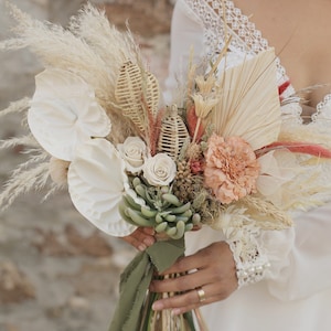 Boho Dried Flower Bridal Bouquet: White & Natural Wedding Accessory
