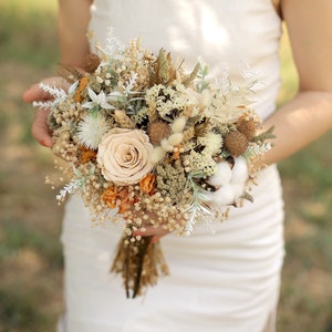 Gänseblümchenstrauß Blumenhochzeit Boho-Blumenstrauß Frühlings-Hochzeitsstrauß getrocknete Brautblumenstrauß Boho Brautparty-Blumenstrauß Sommer-Boho-Blumenstrauß