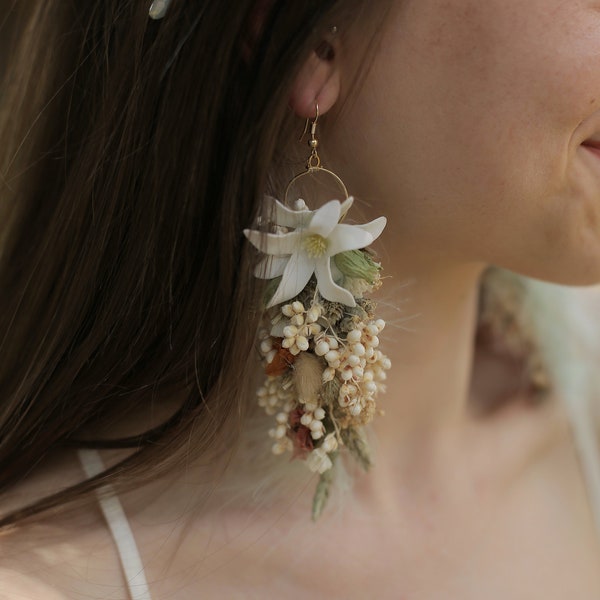 Bridal earring,bridal accessories,wedding earring,wedding accessory,wedding flower earring,flower earring, white bridal earring,boho wedding