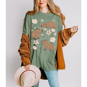 Maglietta Capybara Comfort Colors Cottagecore, regalo per gli amanti degli animali, estetica Goblincore, maglietta botanica floreale con tema zoologico e fauna selvatica, vestiti alternativi Moss