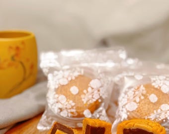 Handmade Mooncake Gift Set with Chrysanthemum Tea | Asian Dessert Gift Box | Floral Tea & Pastry Pairing | Red Bean Custard Coconut