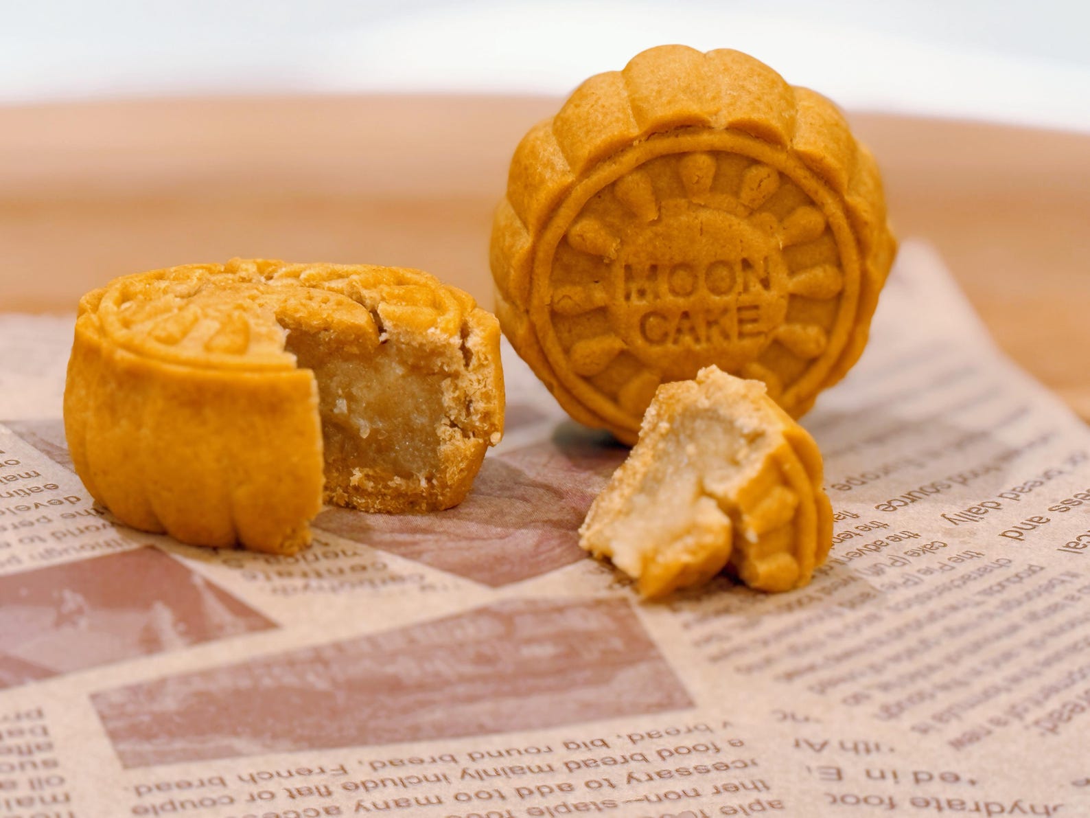 6pcs Gluten-Free Caramel Custard Mooncake Gift Set with Chrysanthemum Herbal Tea | Handmade Asian Dessert Box | Floral Tea & Pastry