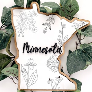 Houten muurkunst MINNESOTA: kaart van Minnesota met lokale staatsbloemen | State Art, housewarmingcadeau, verjaardagscadeau, cadeau makelaar