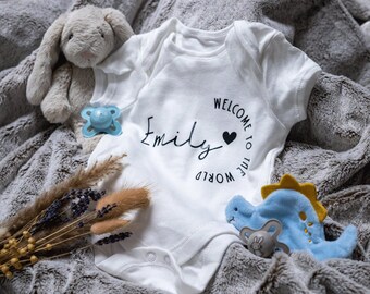 Personalisierter Babybody - welcome to the world "Wunschname" - Geschenk zur Geburt