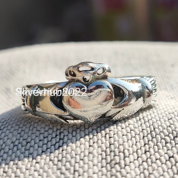Claddagh ring, Celtic Sterling Silver Ring, Claddagh Promise Ring, Celtic Engagement Promise Crown Ring Irish Traditional, Friendship ring.