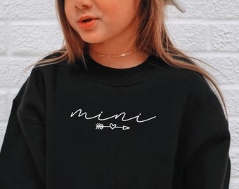 maglione nero "Mini" I semplice con freccia e cuore posso abbinarlo ad un outfit per la famiglia I maglione in felpa look da partner