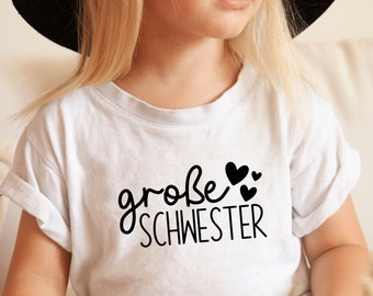 White T-shirt or baby bodysuit "big sister" with hearts personalized with name or year I can be combined with a sibling outfit