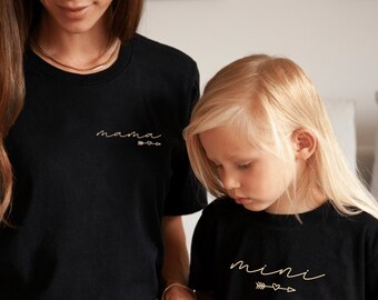 Partnerlook Mama / Mini oder Wunschtext I T-Shirt oder Babybody I mit Pfeil & Herz I zu Mutter Kind Outfit kombinierbar I Geschenk Mama