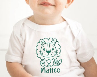 T-Shirt mit Löwe I personalisiert mit Namen I Geschenk Baby I Babyparty Geschenk I Junge und Mädchen I Wunschfarbe wählbar
