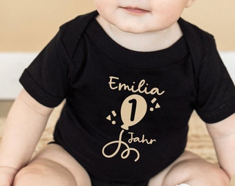 t-shirt noir ou body bébé pour anniversaire I tout âge | personnalisé avec prénom I ballon et confettis I anniversaire d'enfant