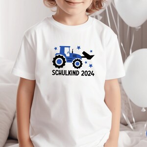 Camiseta blanca Schulkind 2024 con tractor y estrellas, impresa en el color deseado Personalicé con el nombre Me visto el primer día de clases imagen 4