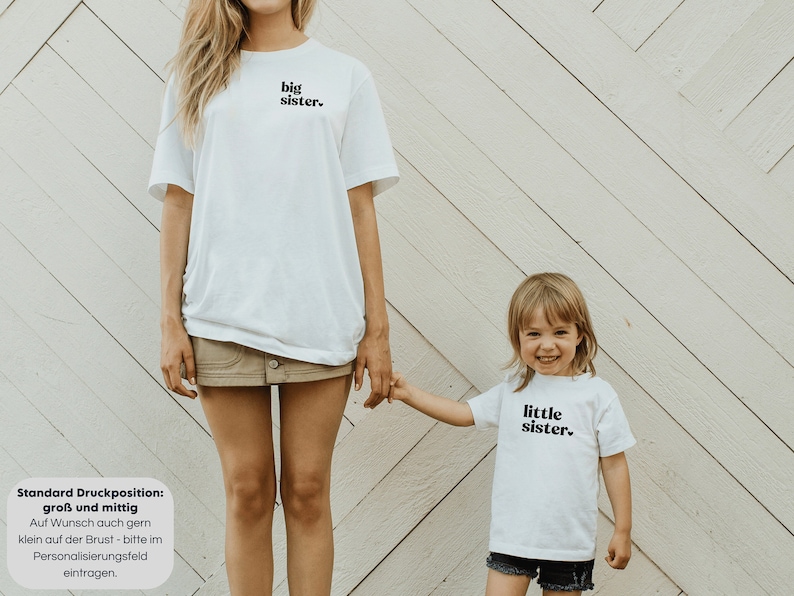 T-Shirt mit Wunschtext z.B. big sister / little sister I zu Geschwister Outfit kombinierbar I Geschenk Geschwister I Partnerlook schwarz