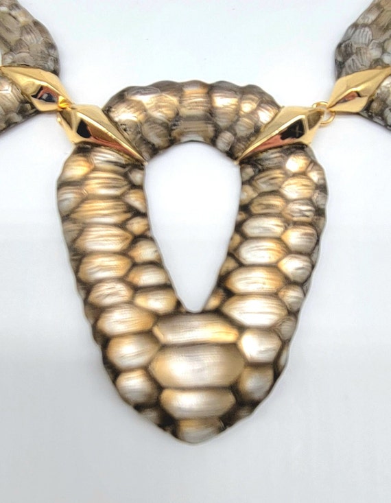 Lucite Necklace Vintage, Crocodile Necklace, Alli… - image 3