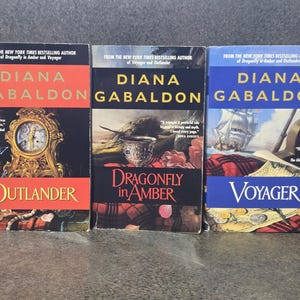 Outlander Diana Gabaldon Set Of Three Paperbacks 90&#39;s Seal Books Voyager Dragonfly