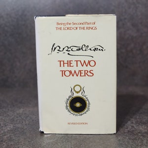 The Two Towers J.R.R. Tolkien Vintage 1982 Revised Edition Hardcover