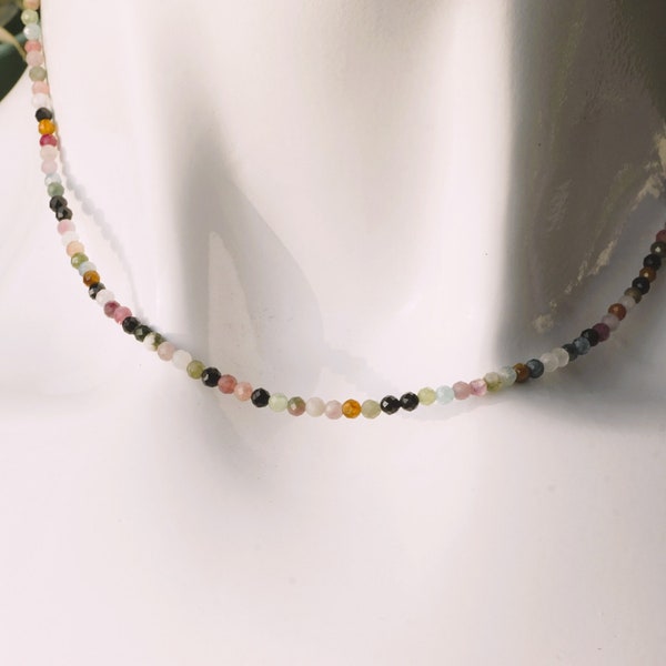 Halskette aus Turmalin Echter Edelstein, Oktober Geburtstein mehrfarbig Chakra-Yoga-Heilkristall, einzigartiges Sommer Design