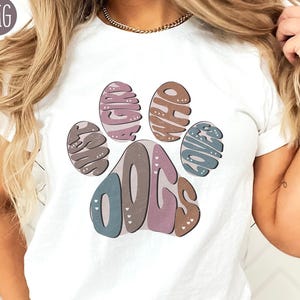 Hundeliebhaber Png, nur ein Mädchen, das Hunde liebt, Haustier Sublimation, Hund Silhouette, Muttertag Png, beliebte PNG für Shirts, Hund Mama Png